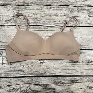 Eby Pain Free T-Shirt Bra in Beige size Medium